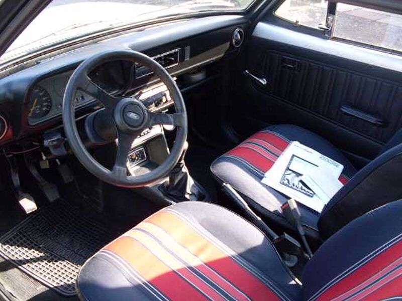 Ford Verkauft : Escort 1,3 L Avus/ H- Zulassung, TüV Neu