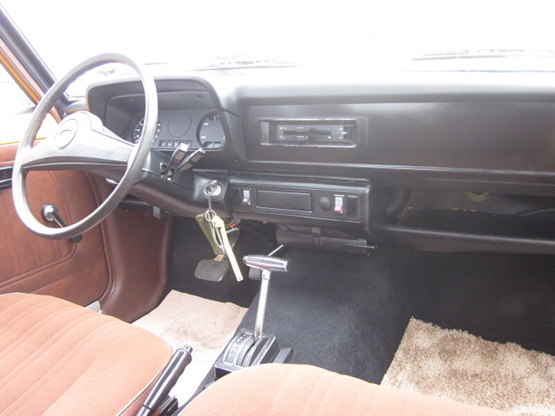 Ford Verkauft : Escort 1.3 L Automatic / 1. Hdn. erst 33 TKM