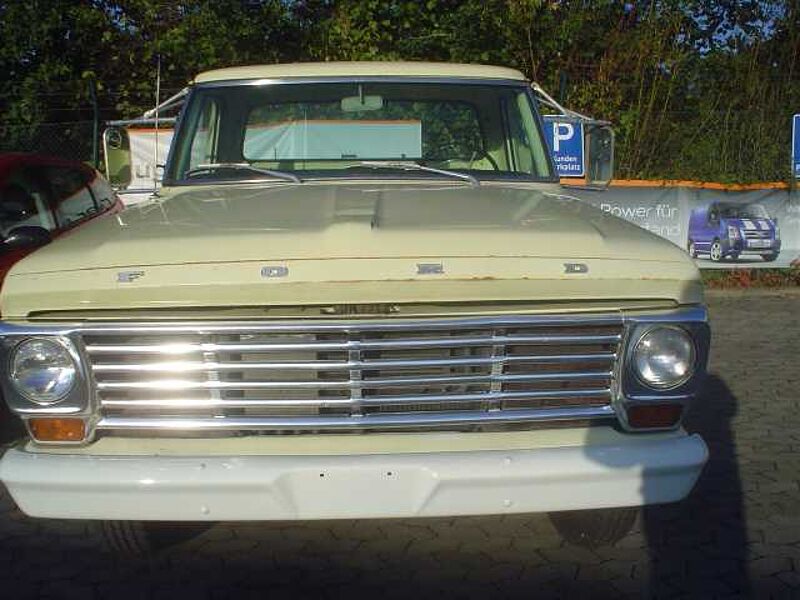 Ford Verkauft: Pickup F 250 V8 Custom Cab. / Klima