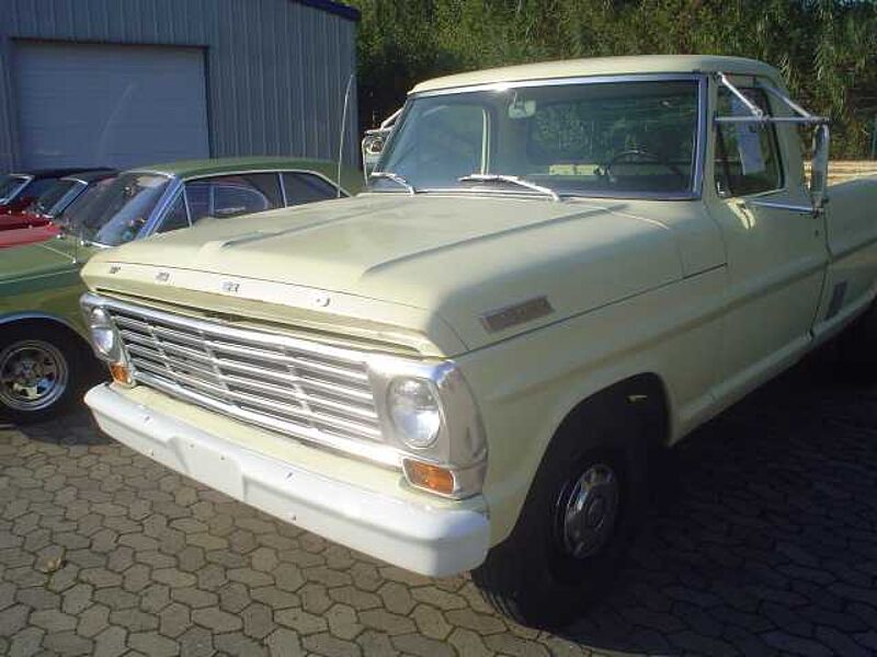Ford Verkauft: Pickup F 250 V8 Custom Cab. / Klima