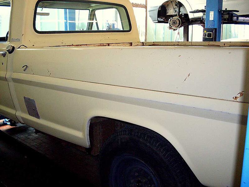 Ford Verkauft: Pickup F 250 V8 Custom Cab. / Klima