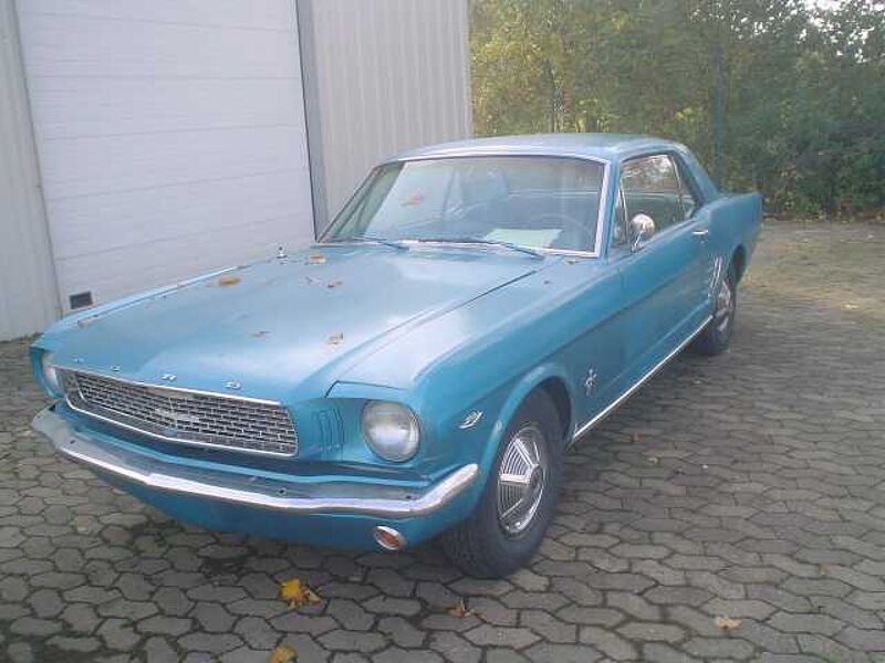 Ford Verkauft : Mustang V8 Automatic