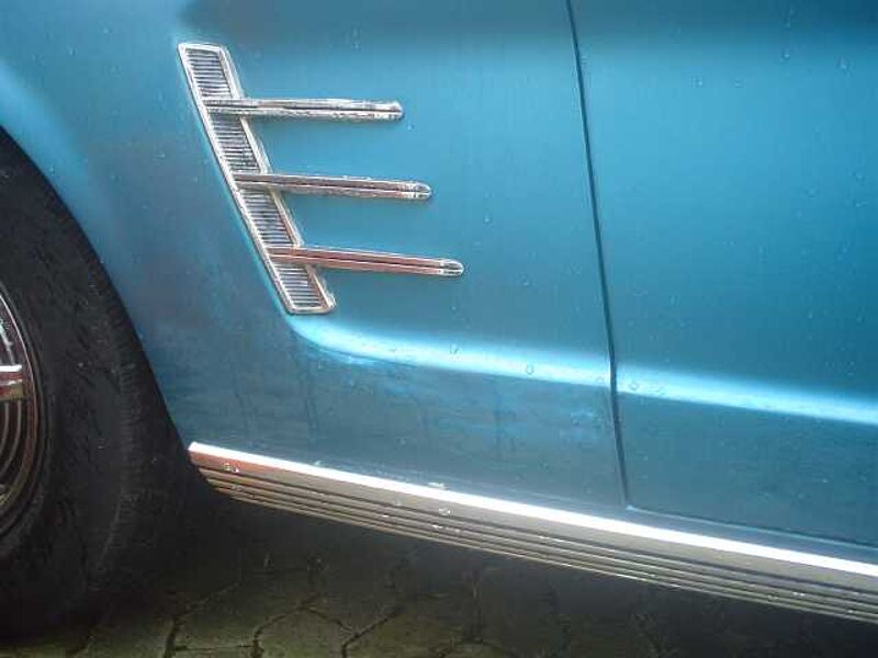 Ford Verkauft : Mustang V8 Automatic