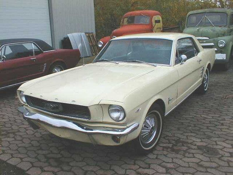 Ford Verkauft : Mustang Coupe V8 - 1966
