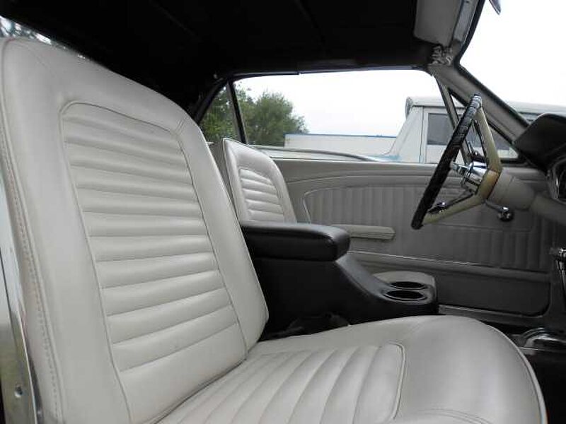 Ford Verkauft : Mustang 1964.5 Cabrio V8 Automatik 260cui