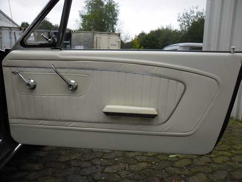 Ford Verkauft : Mustang 1964.5 Cabrio V8 Automatik 260cui