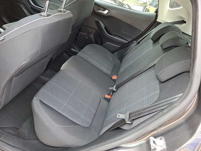 Ford Fiesta 1.1 Cool & Connect 63kw LM