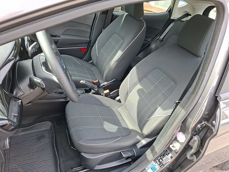 Ford Fiesta 1.1 Cool & Connect 63kw LM