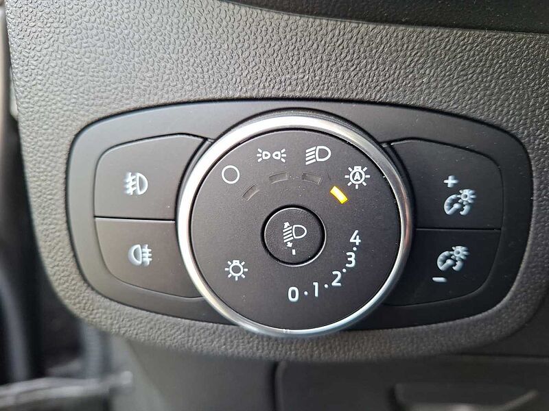 Ford Fiesta 1.1 Cool & Connect 63kw LM