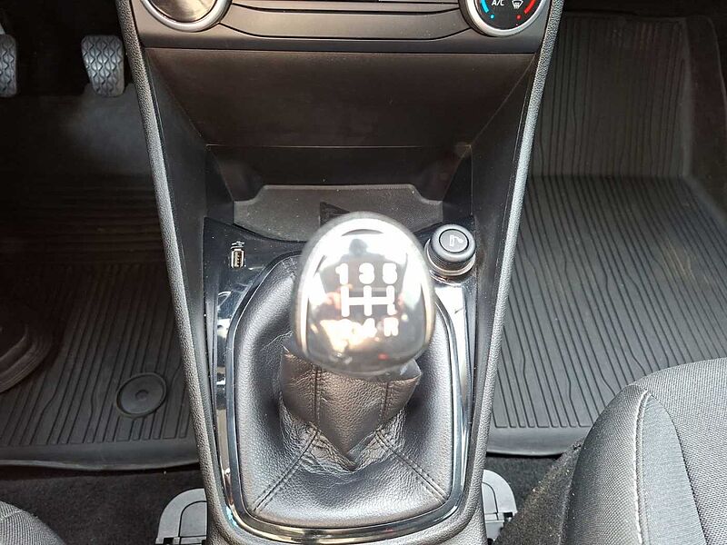Ford Fiesta 1.1 Cool & Connect 63kw LM
