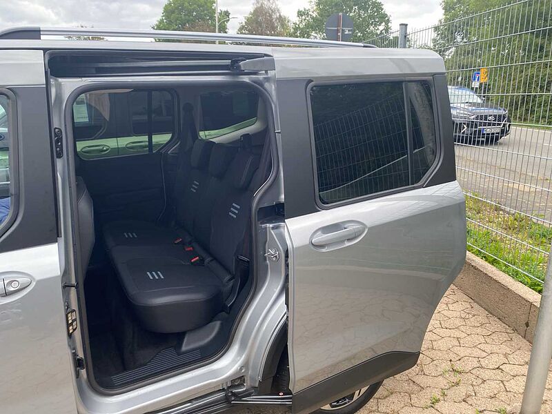 Ford Tourneo Courier Automatic Active