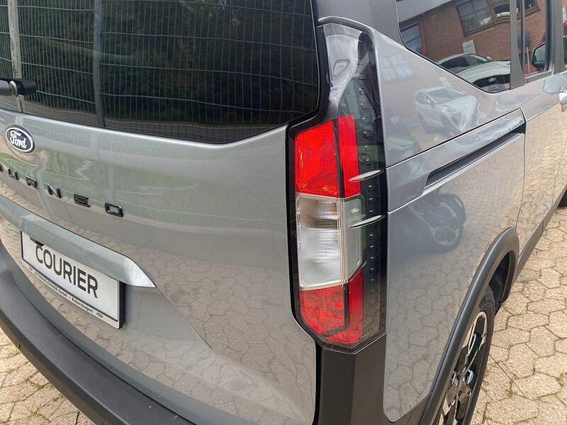 Ford Tourneo Courier Automatic Active