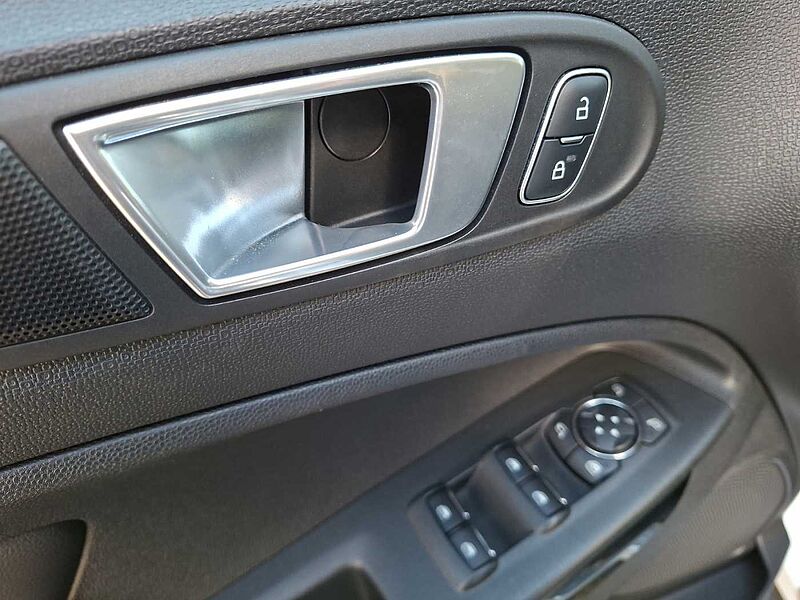 Ford EcoSport Titanium Navi 43TKM AHK