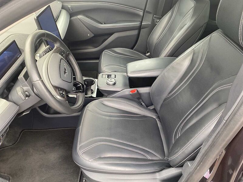 Ford MACH-E Extended Range 99KWH Pano 26TKM AHK