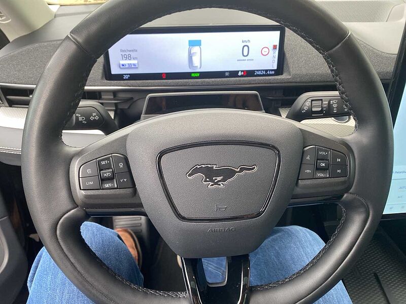Ford MACH-E Extended Range 99KWH Pano 26TKM AHK