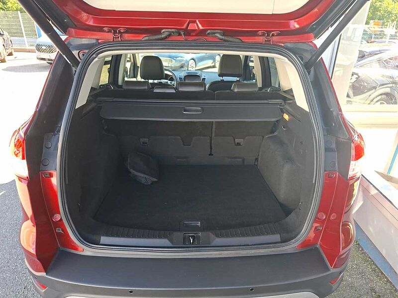 Ford Kuga 1.5 Titanium 1. Hdn. AHK