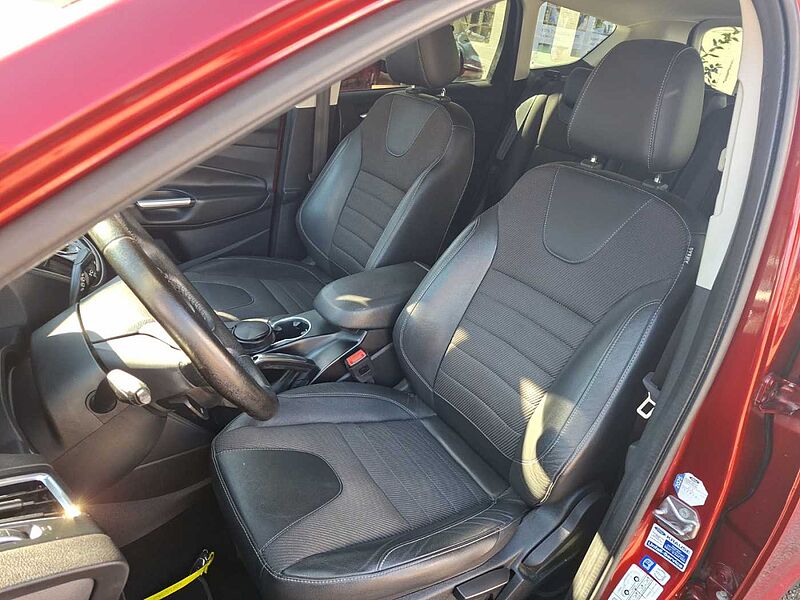 Ford Kuga 1.5 Titanium 1. Hdn. AHK