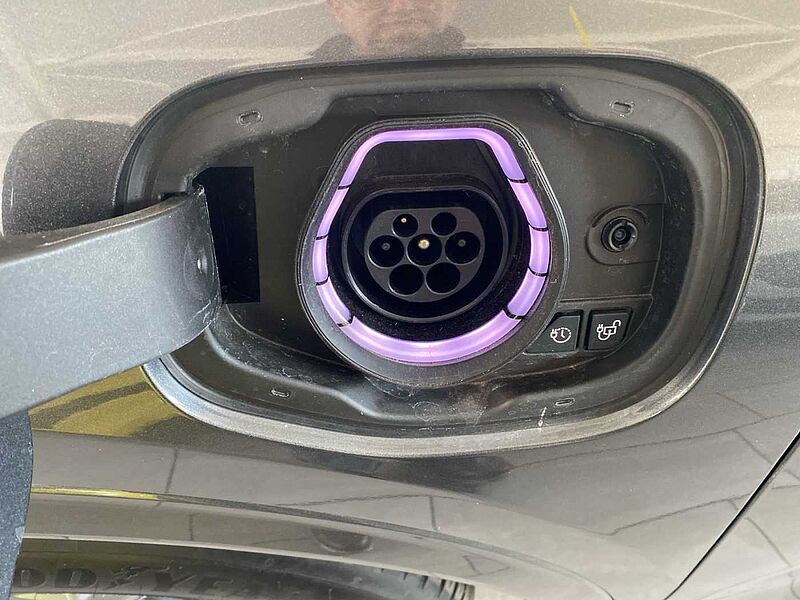 Ford Kuga 2.5 PHEV ST-Line X Pano AHK