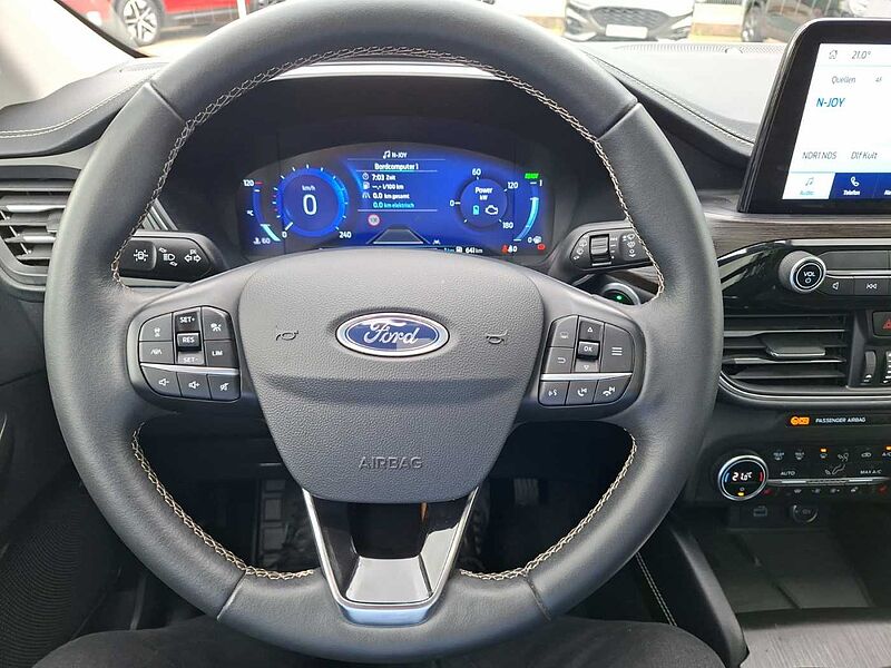 Ford Kuga Vignale PHEV 1. Hdn. 52 TKM B&O