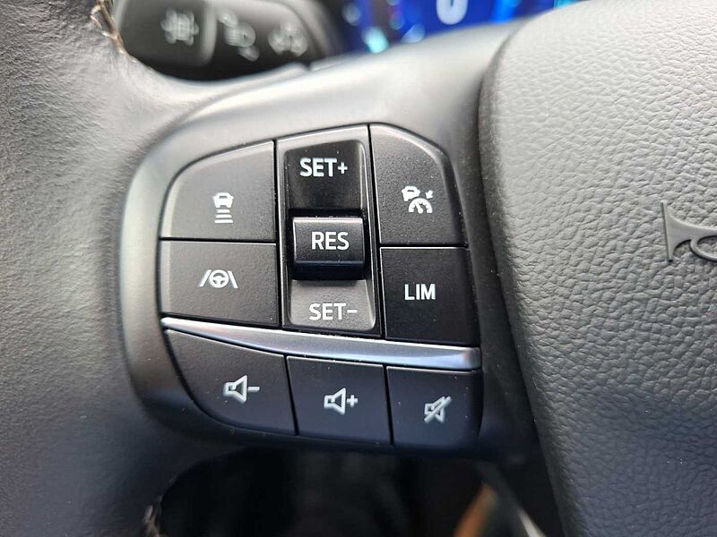 Ford Kuga Vignale PHEV 1. Hdn. 52 TKM B&O