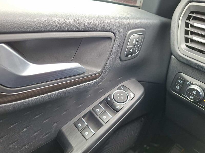Ford Kuga Vignale PHEV 1. Hdn. 52 TKM B&O