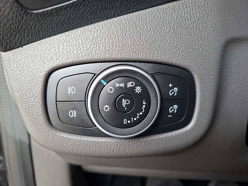 Ford Connect Grand Tourneo Titanium AHK Pano