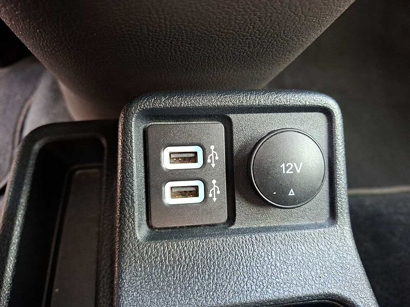 Ford Connect Grand Tourneo Titanium AHK Pano