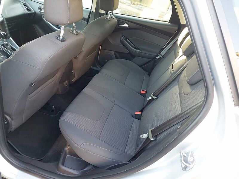 Ford Focus Titanium AHK 134KW 1.Hand