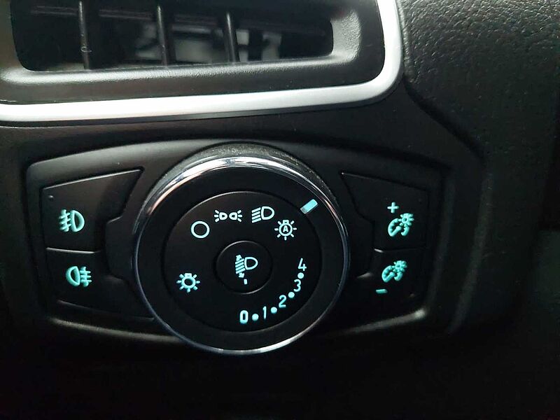 Ford Focus Titanium AHK 134KW 1.Hand