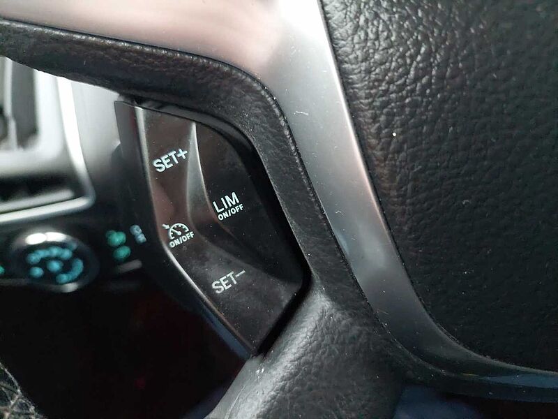 Ford Focus Titanium AHK 134KW 1.Hand