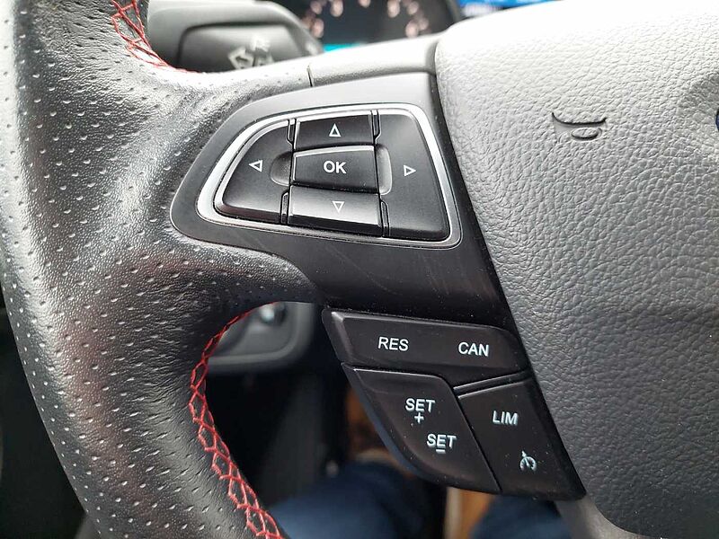 Ford Kuga 1.5 EB ST-Line Technopak 19' LM