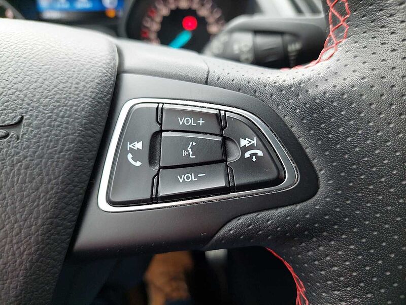 Ford Kuga 1.5 EB ST-Line Technopak 19' LM