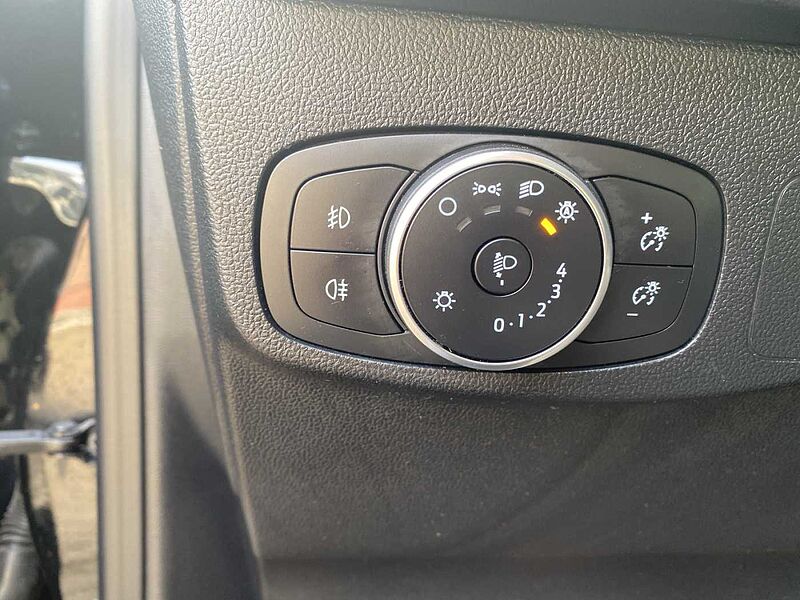 Ford Focus Cool&Connect Hybrid AHK