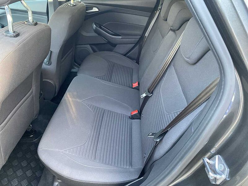 Ford Focus Titanium Automatic Neuer Motor