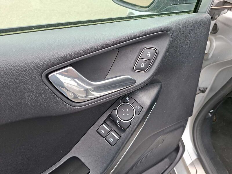 Ford Fiesta Active Pano 29TKM