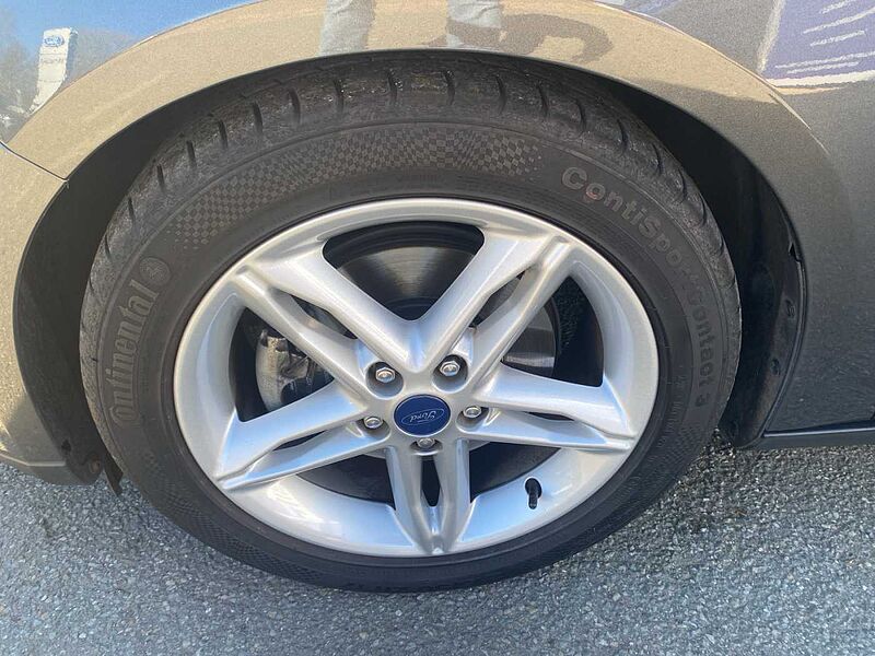 Ford Focus Titanium Navi AHK 70TKM