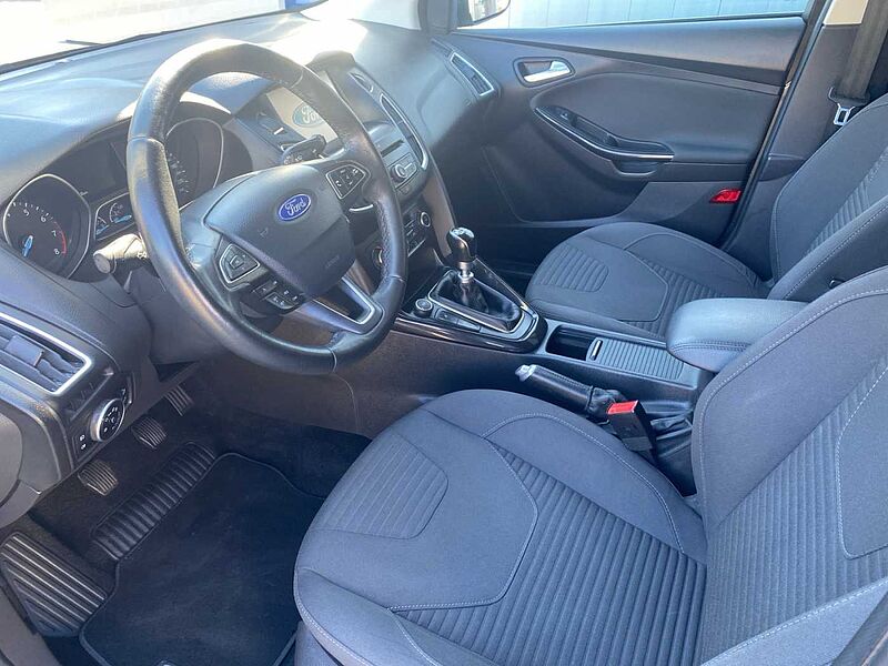 Ford Focus Titanium Navi AHK 70TKM