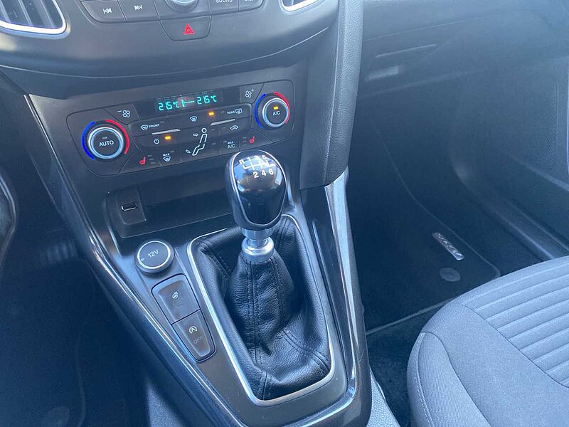 Ford Focus Titanium Navi AHK 70TKM