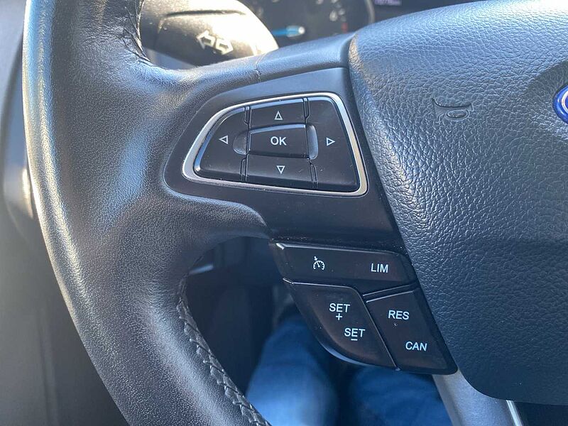 Ford Focus Titanium Navi AHK 70TKM