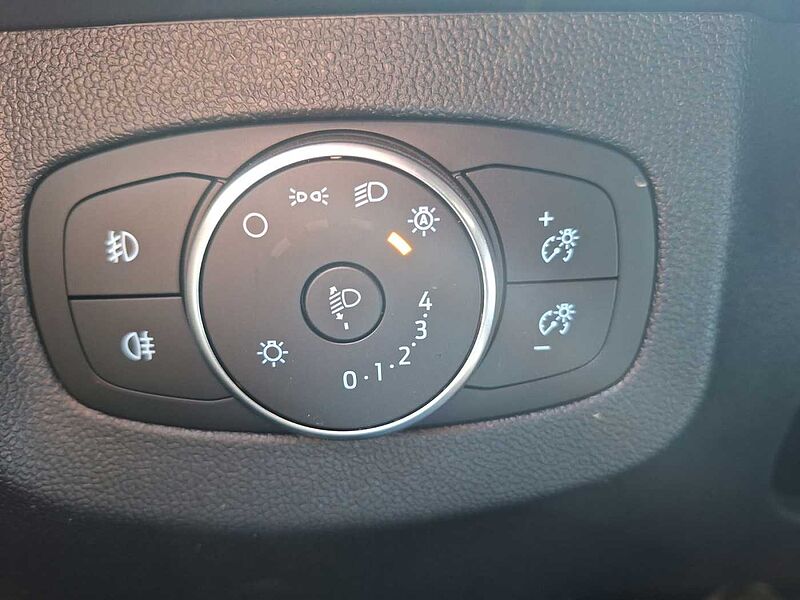 Ford Tourneo Courier Active Elektro 2 TKM