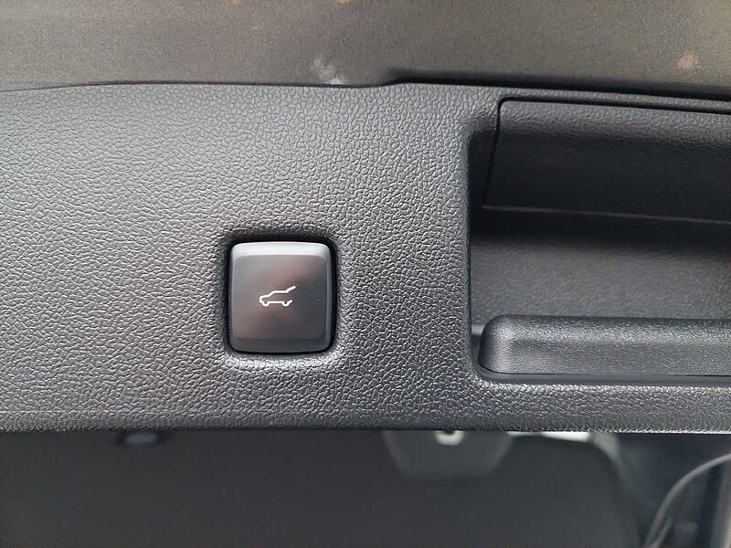 Ford Kuga Titanium PHEV AHK