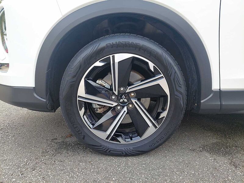 Mitsubishi Eclipse Cross Plug-in Hybrid Plus AHK 1. Hand