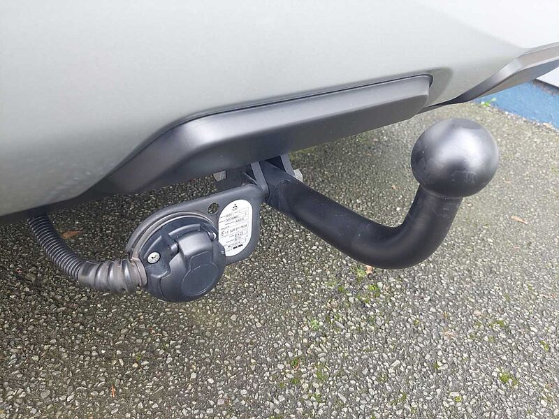 Mitsubishi Eclipse Cross Plug-in Hybrid Plus AHK 1. Hand