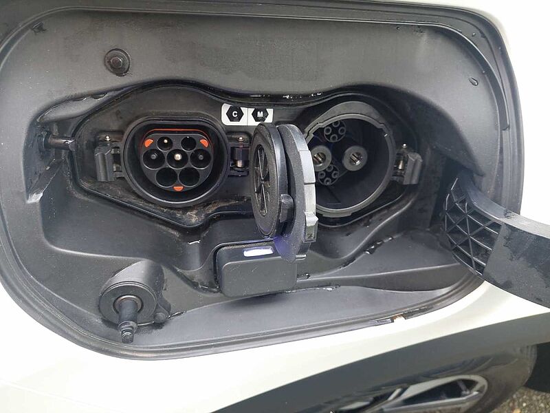 Mitsubishi Eclipse Cross Plug-in Hybrid Plus AHK 1. Hand