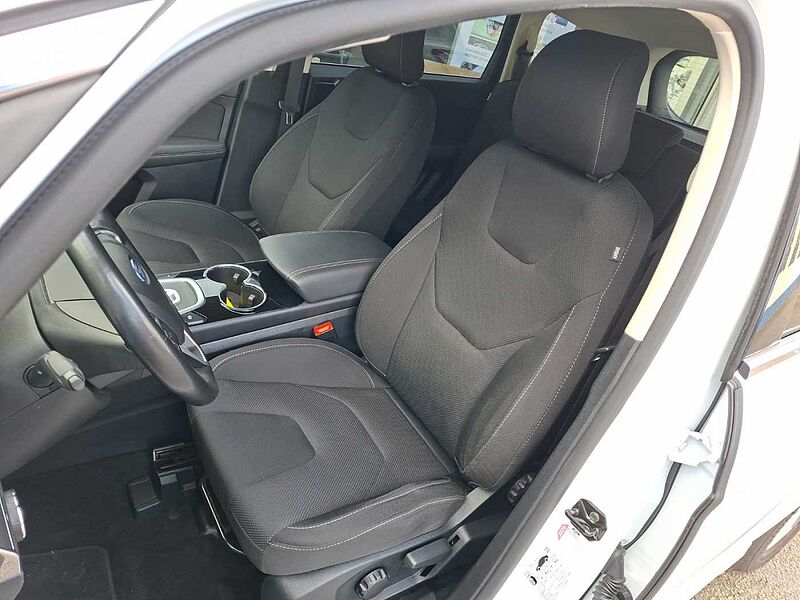 Ford S-MAX Titanium Hybrid AHK Navi WiPa 7 Sitzer