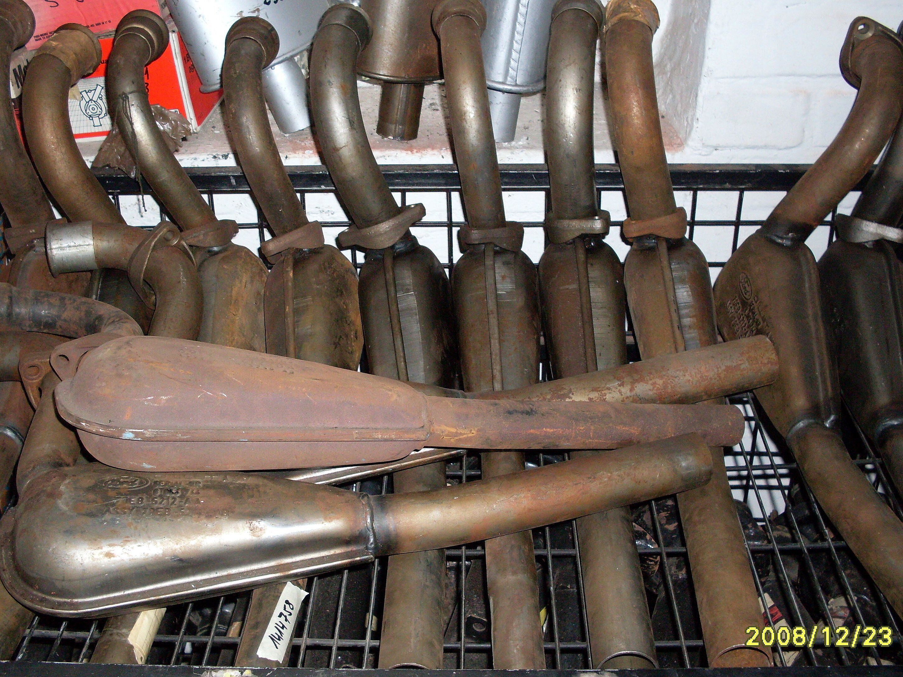 Auspuffanlagen / Schalldämpfer / Rohre error_file_does_not_exist